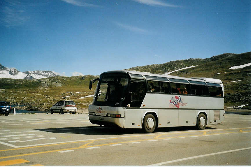 (095'725) - Steiner, Niedergesteln - VS 79'210 - Neoplan am 23. Juni 2007 auf dem Grimselpass