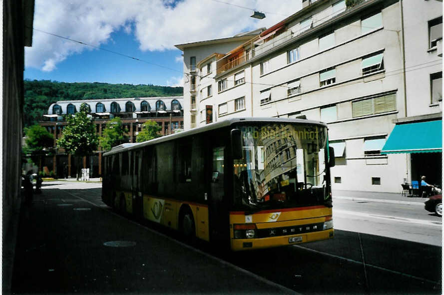 (095'925) - AVA Aarberg - Nr. 8/BE 88'931 - Setra am 7. Juli 2007 beim Bahnhof Biel