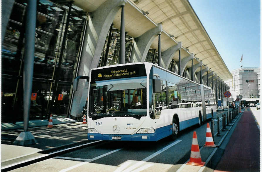 (096'133) - VBL Luzern - Nr. 157/LU 15'057 - Mercedes am 15. Juli 2007 beim Bahnhof Luzern