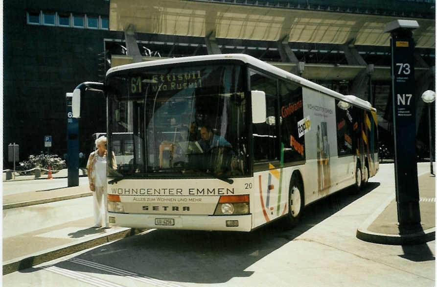 (096'212) - ARAG Ruswil - Nr. 20/LU 4256 - Setra am 15. Juli 2007 beim Bahnhof Luzern