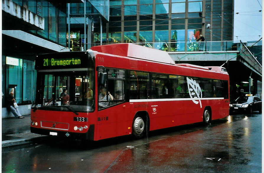 (096'602) - Bernmobil, Bern - Nr. 133/BE 624'133 - Volvo am 21. Juli 2007 beim Bahnhof Bern