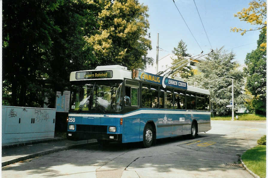 (096'814) - VBL Luzern - Nr. 258 - NAW/R&J-Hess Trolleybus am 23. Juli 2007 in Luzern, Hubelmatt