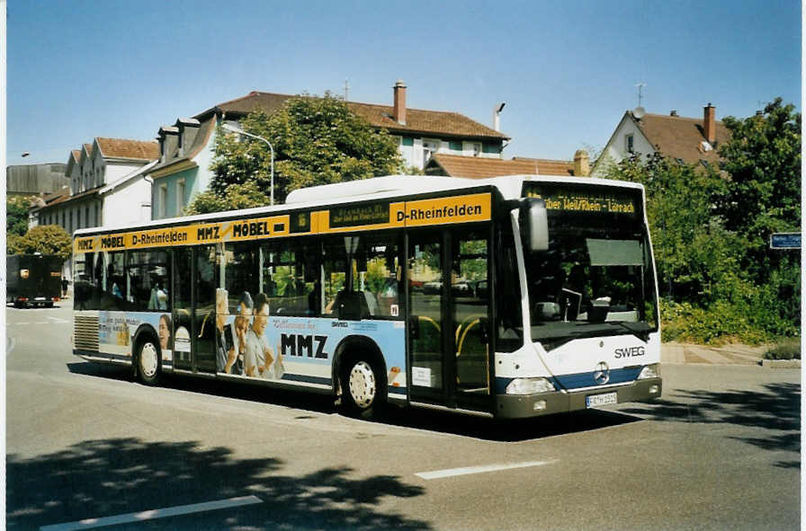 (097'025) - SWEG Lahr - FR-H 1515 - Mercedes am 6. August 2007 beim Bahnhof Lrrach