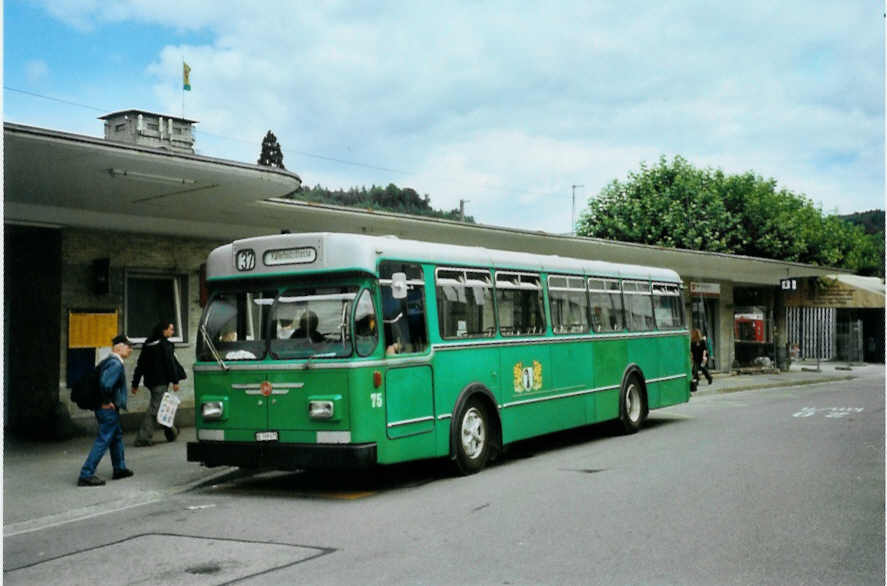 (098'419) - BVB Basel (RWB) - Nr. 75/BE 399'675 - FBW/FHS am 9. September 2007 beim Bahnhof Burgdorf 