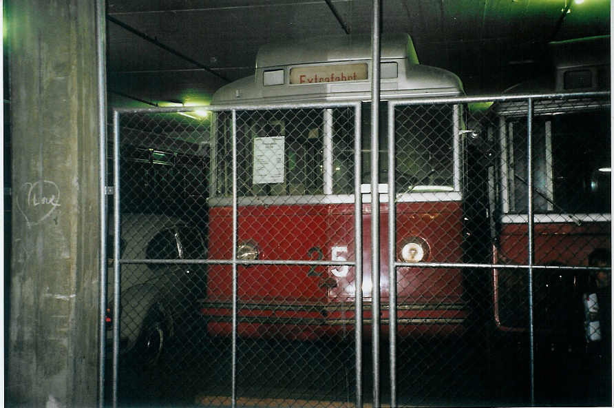 (098'628) - VW Winterthur - Nr. 25 - Saurer/Saurer Trolleybus am 15. September 2007 in Winterthur, Depot Grzefeld