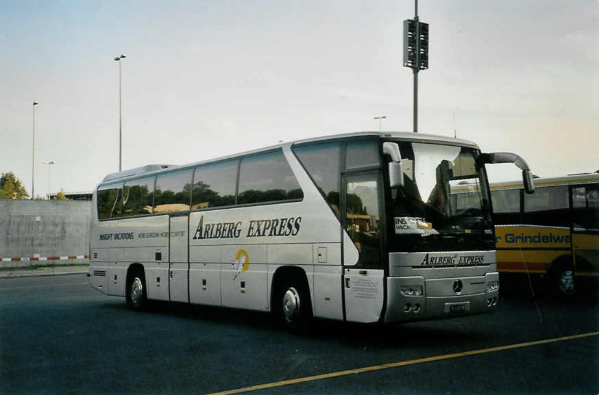 (098'717) - Aus Liechtenstein: Arlberg Express, Schaanwald - FL 26'788 - Mercedes am 15. September 2007 in Zrich, Flughafen