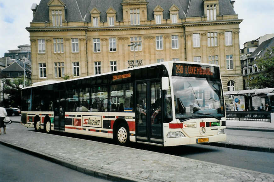 (098'833) - Sales-Lentz, Bascharage - SL 3071 - Mercedes am 24. September 2007 in Luxembourg, Place Hamilius