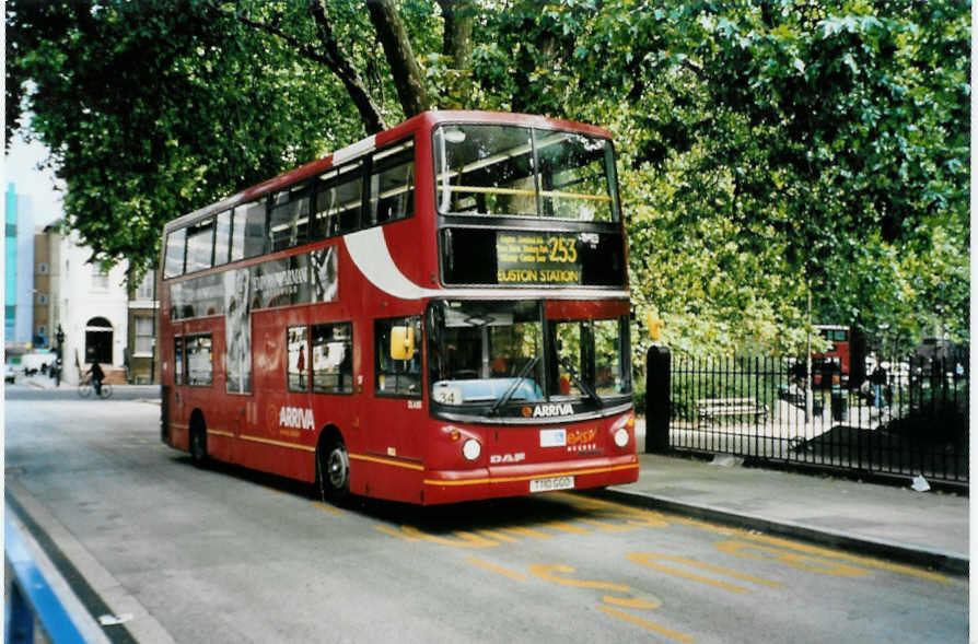 (099'008) - ARRIVA - Nr. DLA 100/T 110 GGO - DAF am 25. September 2007 in London, Euston