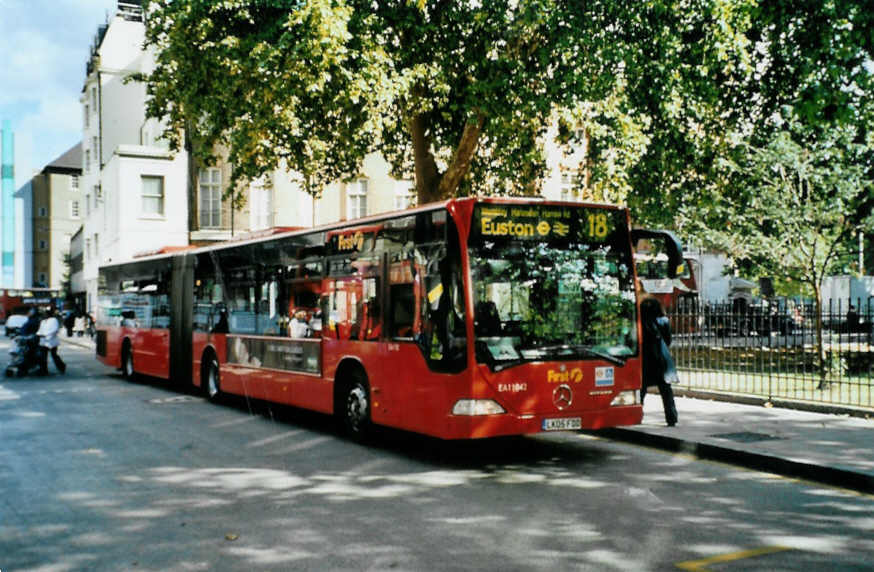 (099'019) - First - Nr. EA 11'042/LK05 FDD - Mercedes am 25. September 2007 in London, Euston