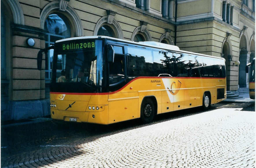 (099'702) - Pacciarelli, Grono - GR 56'523 - Volvo am 3. Oktober 2007 beim Bahnhof Bellinzona