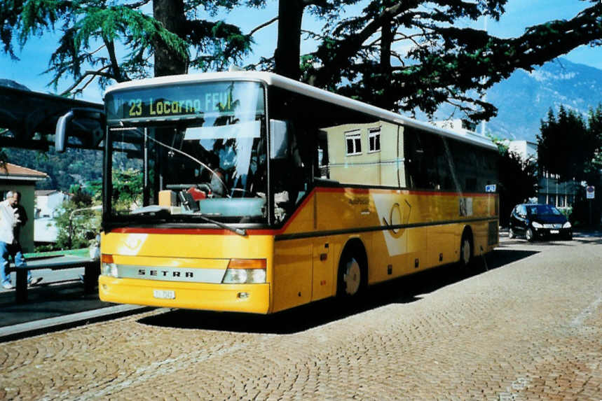 (099'711) - Starnini, Tenero - TI 7521 - Setra am 3. Oktober 2007 beim Bahnhof Bellinzona