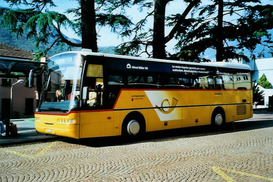 (099'717) - Chiesa, Riazzino - TI 176'092 - Neoplan (ex Autopostale, Muggio; ex Schera, Muggio; ex AutoPostale Ticino-Moesano Nr. 509; ex P 25'849) am 3. Oktober 2007 beim Bahnhof Bellinzona