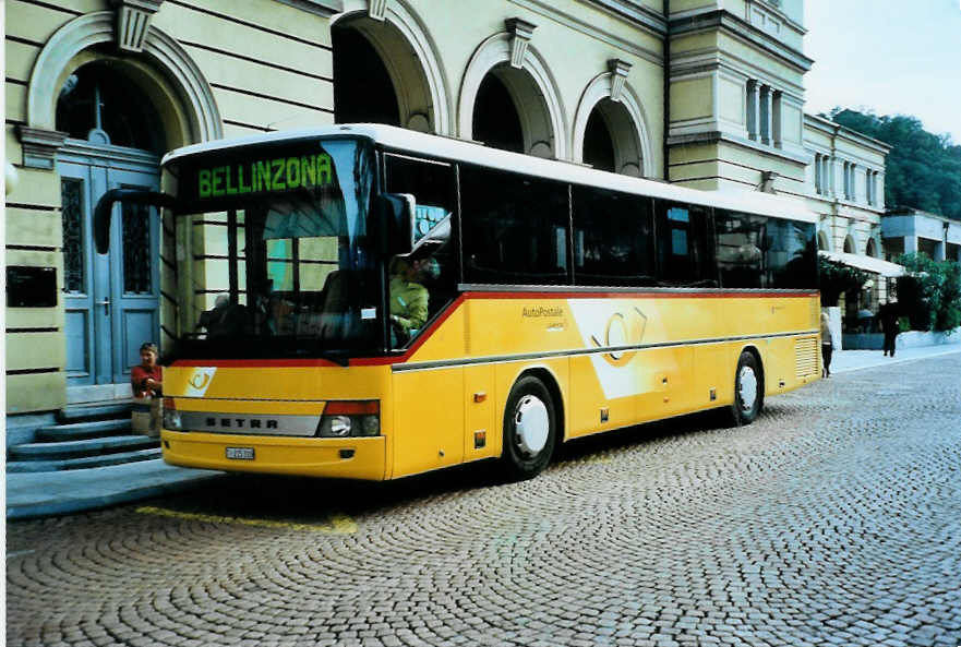 (099'736) - AutoPostale Ticino - TI 215'310 - Setra (ex Marchetti, Airolo) am 3. Oktober 2007 beim Bahnhof Bellinzona