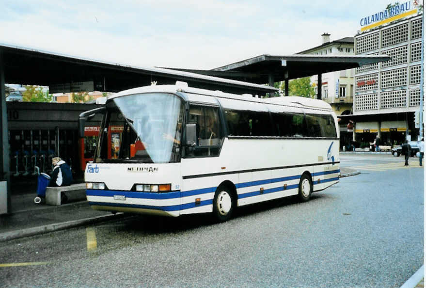 (099'824) - FART Locarno - Nr. 52/TI 312'752 - Neoplan am 4. Oktober 2007 beim Bahnhof Locarno