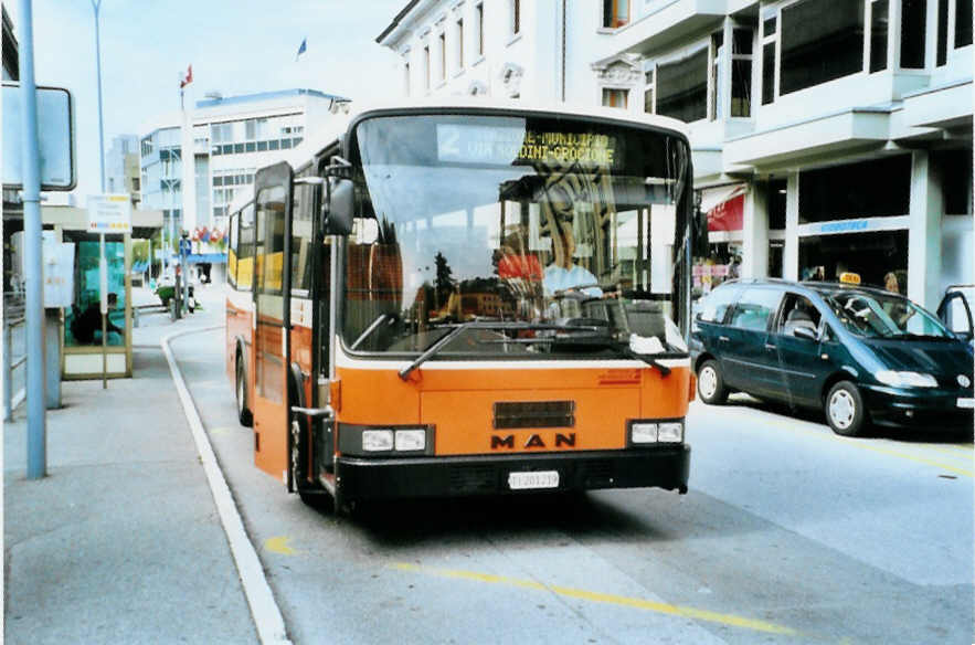 (099'910) - AMSA Chiasso - Nr. 19/TI 201'219 - MAN/Lauber (ex Tresch, Amsteg) am 4. Oktober 2007 beim Bahnhof Chiasso