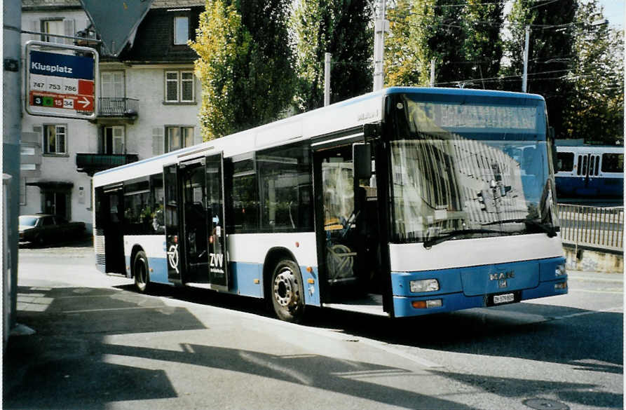 (100'117) - Gut, Binz - Nr. 9/ZH 379'809 - MAN am 5. Oktober 2007 in Zrich, Klusplatz