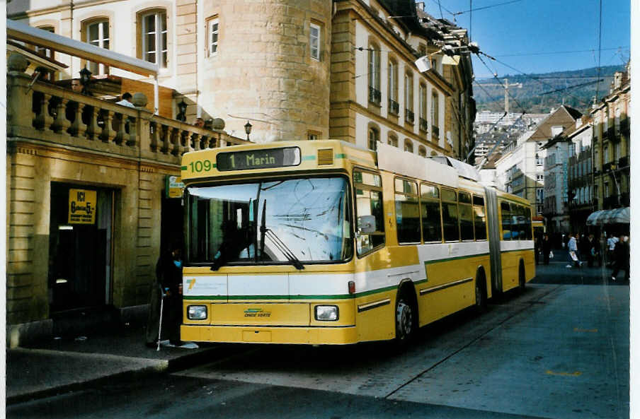 (100'318) - TN Neuchtel - Nr. 109 - NAW/Hess Gelenktrolleybus am 13. Oktober 2007 in Neuchtel, Place Pury