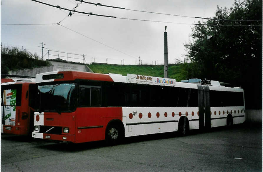 (100'615) - TPF Fribourg - Nr. 511/FR 300'416 - Volvo/Hess Gelenkduobus (ex TF Fribourg Nr. 111) am 27. Oktober 2007 in Fribourg, Garage