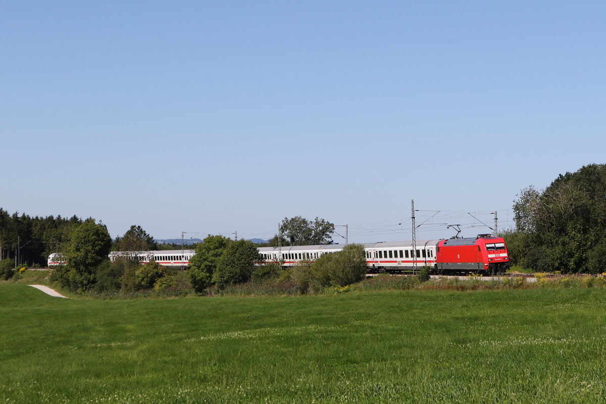 101 005 mit einem EC aus Mnchen kommend am 18. August 2019 bei Grabensttt