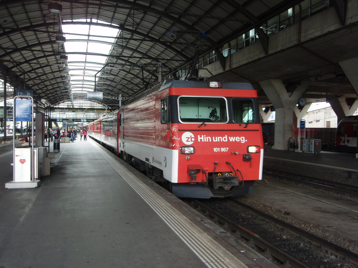 101 967 der Zentralbahn als IR aus Engelberg in Luzern. 09.05.2019
