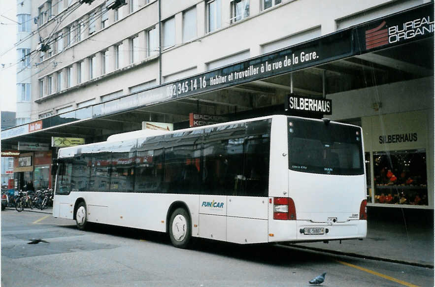 (101'136) - Funi-Car, Biel - Nr. 7/BE 56'807 - MAN am 18. November 2007 beim Bahnhof Biel