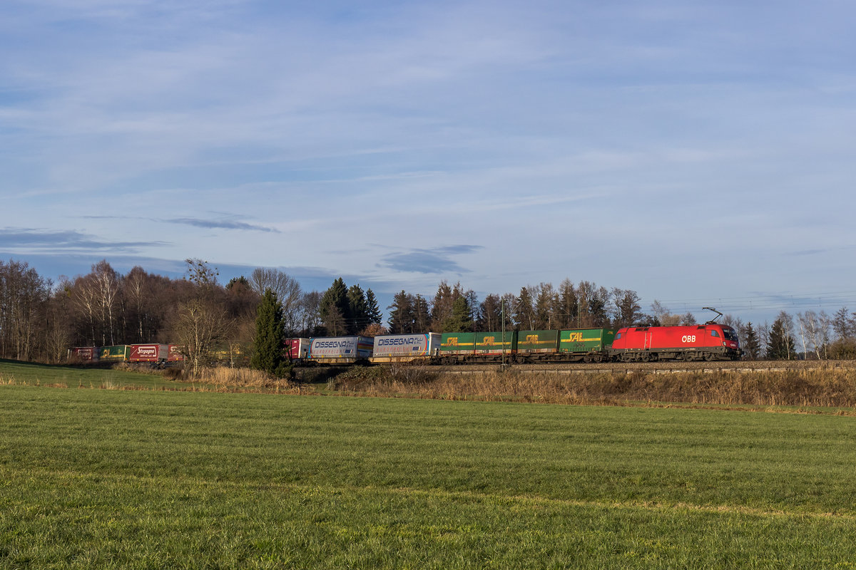 1016 022 aus Mnchen kommend am 13. Dezember 2016 bei Rann.