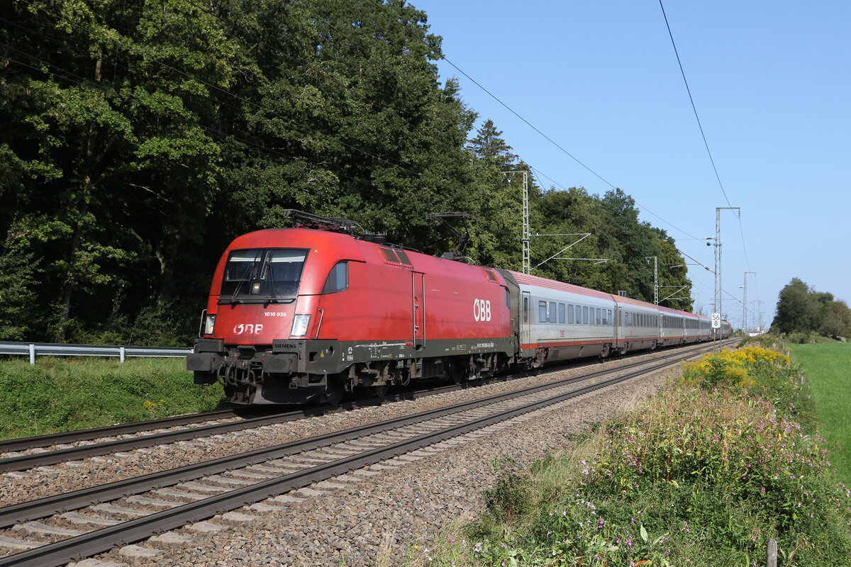 1016 035 mit einem  EC  auf dem Weg nach Mnchen. Aufgenommen am 4. September 2024 bei Hufschlag/Traunstein.