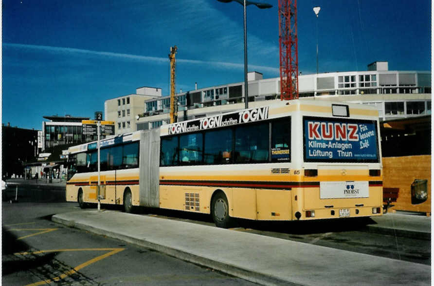 (101'610) - STI Thun - Nr. 65/BE 435'065 - Mercedes am 5. Dezember 2007 beim Bahnhof Thun (prov. Haltestelle)