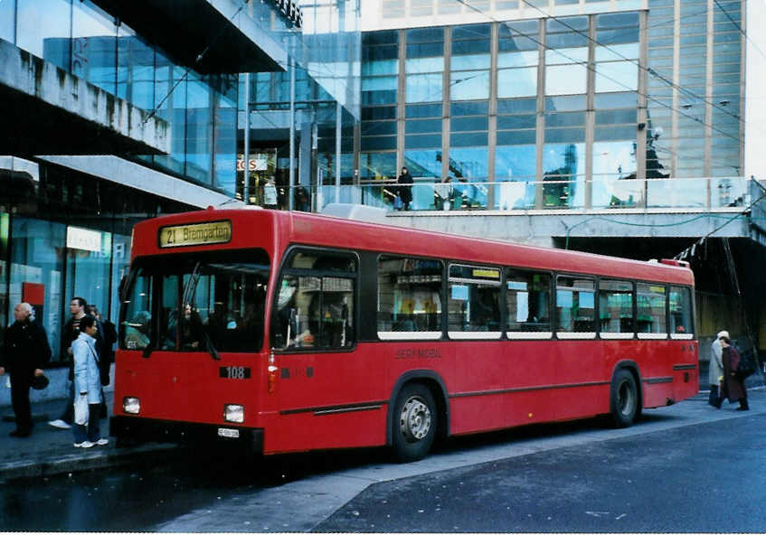 (101'701) - Bernmobil, Bern - Nr. 108/BE 500'108 - Volvo/R&J am 8. Dezember 2007 beim Bahnhof Bern