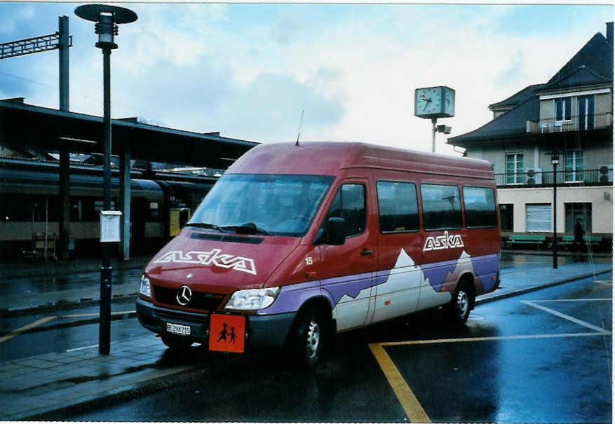 (101'707) - ASKA Aeschi - Nr. 15/BE 298'215 - Mercedes am 9. Dezember 2007 beim Bahnhof Spiez