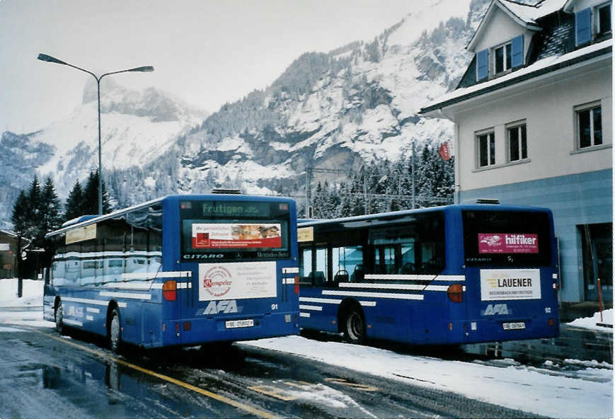 (101'808) - AFA Adelboden - Nr. 91/BE 25'802 - Mercedes (ex Nr. 2) + Nr. 92/BE 26'704 - Mercedes (ex Nr. 4) am 10. Dezember 2007 beim Bahnhof Kandersteg