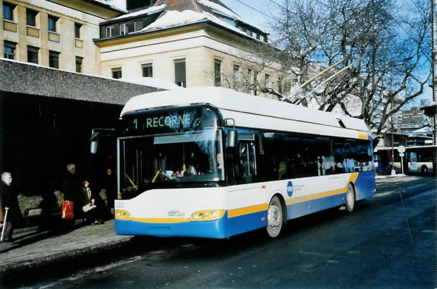 (102'134) - TC La Chaux-de-Fonds - Nr. 133 - Solaris Trolleybus am 22. Dezember 2007 beim Bahnhof La Chaux-de-Fonds