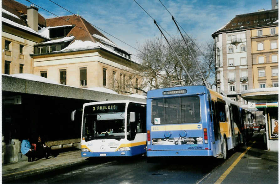 (102'204) - TC La Chaux-de-Fonds - Nr. 111 - NAW/Hess Trolleybus am 22. Dezember 2007 beim Bahnhof La Chaux-de-Fonds