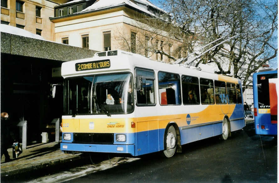 (102'209) - TC La Chaux-de-Fonds - Nr. 112 - NAW/Hess Trolleybus am 22. Dezember 2007 beim Bahnhof La Chaux-de-Fonds