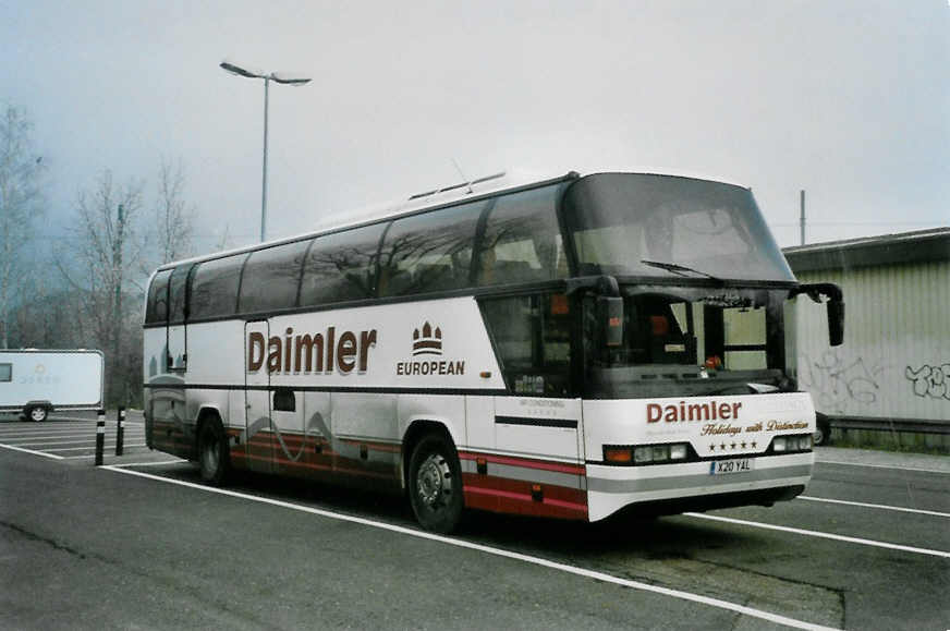 (102'407) - Aus England: Daimler, Birmingham - X20 YAL - Neoplan am 24. Dezember 2007 in Thun, Seestrasse