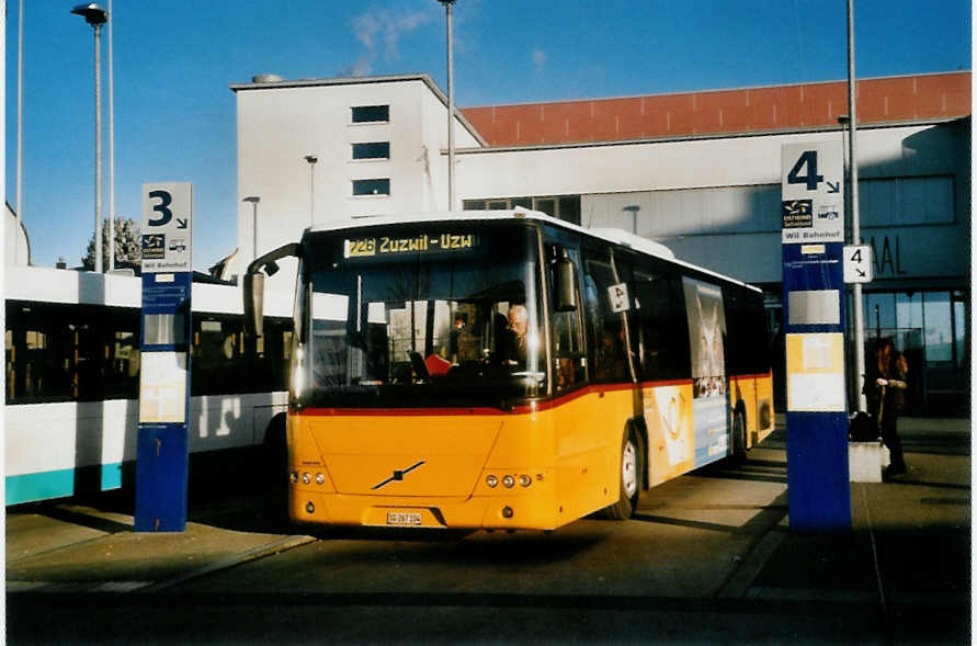 (102'429) - Schmidt, Jonschwil - SG 267'104 - Volvo (ex Buner&Schmidt, Jonschwil) am 29. Dezember 2007 beim Bahnhof Wil