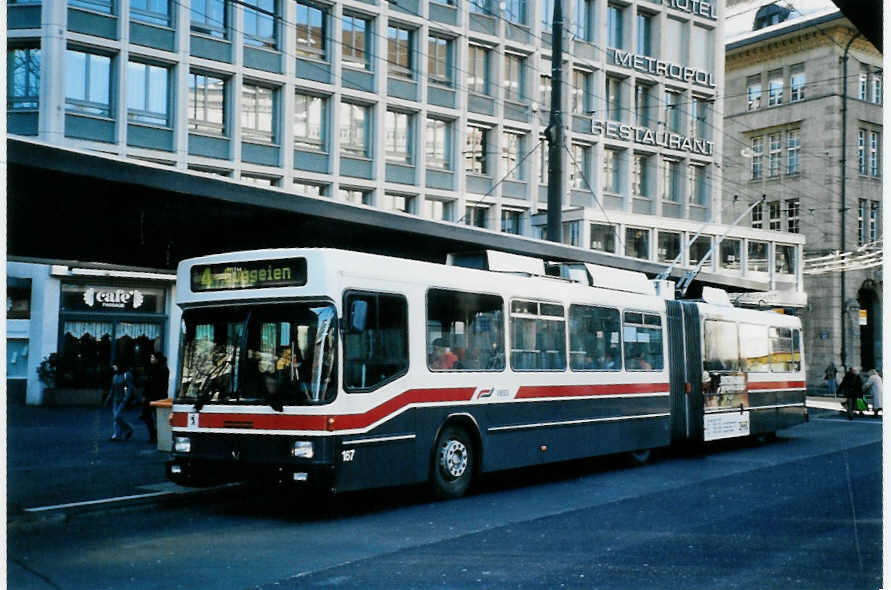 (102'508) - VBSG St. Gallen - Nr. 167 - NAW/Hess Gelenktrolleybus am 29. Dezember 2007 beim Bahnhof St. Gallen