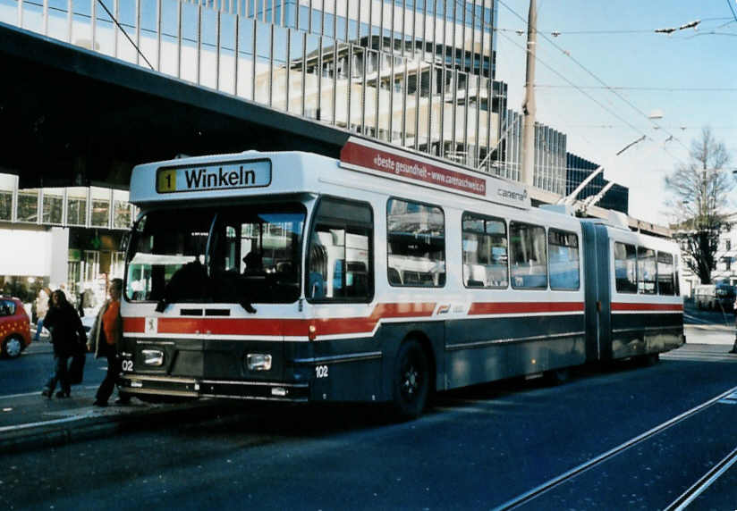 (102'531) - VBSG St. Gallen - Nr. 102 - Saurer/Hess Gelenktrolleybus am 29. Dezember 2007 beim Bahnhof St. Gallen