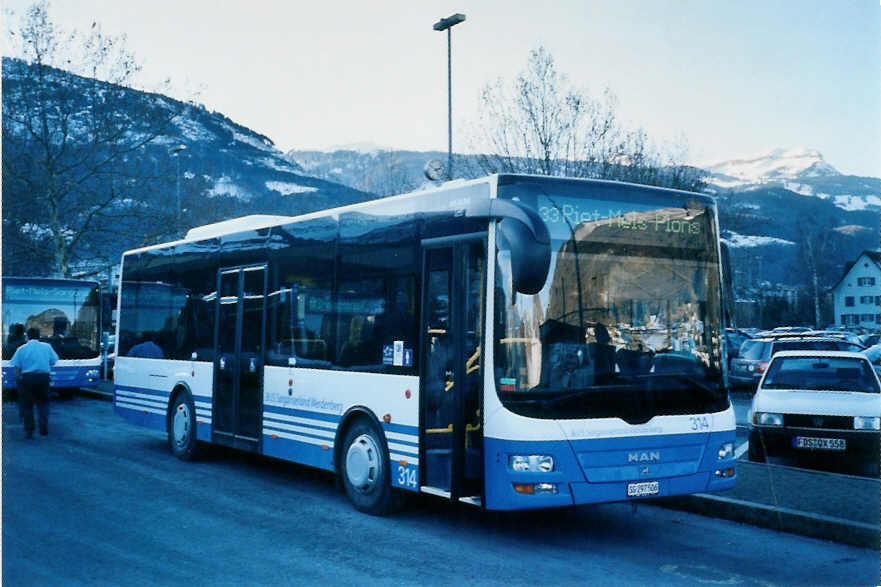 (102'634) - BSW Sargans - Nr. 314/SG 297'506 - MAN/Gppel am 29. Dezember 2007 beim Bahnhof Sargans