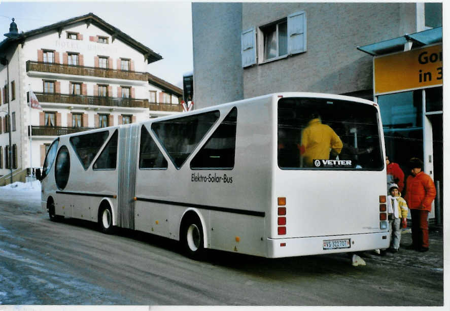 (102'726) - OBZ Zermatt - VS 322'707 - Vetter (ex Sturm, D-Daaden; ex Dekra-Akademie, D-Stuttgart) am 30. Dezember 2007 beim Bahnhof Zermatt 
