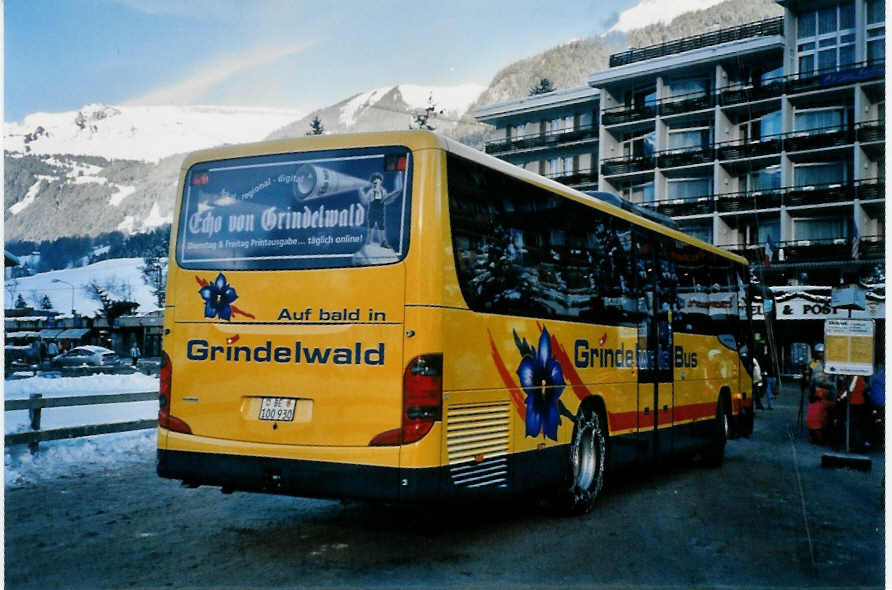 (102'818) - AVG Grindelwald - Nr. 21/BE 100'930 - Setra am 2. Januar 2008 beim Bahnhof Grindelwald