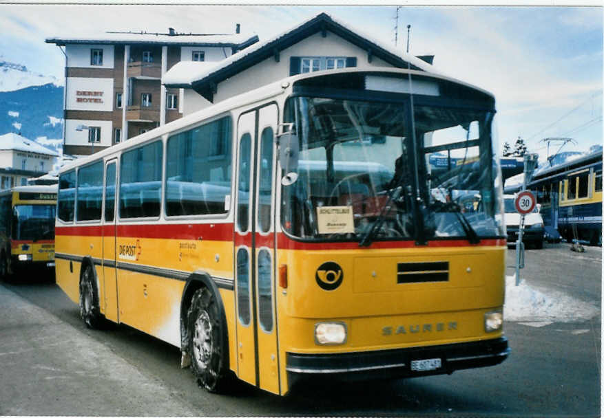 (102'914) - AVG Meiringen - BE 607'481 - Saurer/R&J (ex PostAuto Berner Oberland; ex P 24'357) am 2. Januar 2008 beim Bahnhof Grindelwald