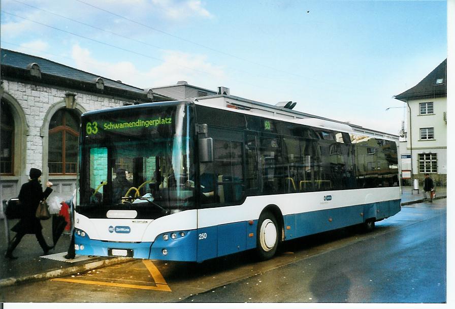 (103'433) - VBZ Zrich - Nr. 250/ZH 726'250 - Neoplan am 7. Januar 2008 beim Bahnhof Zrich-Oerlikon