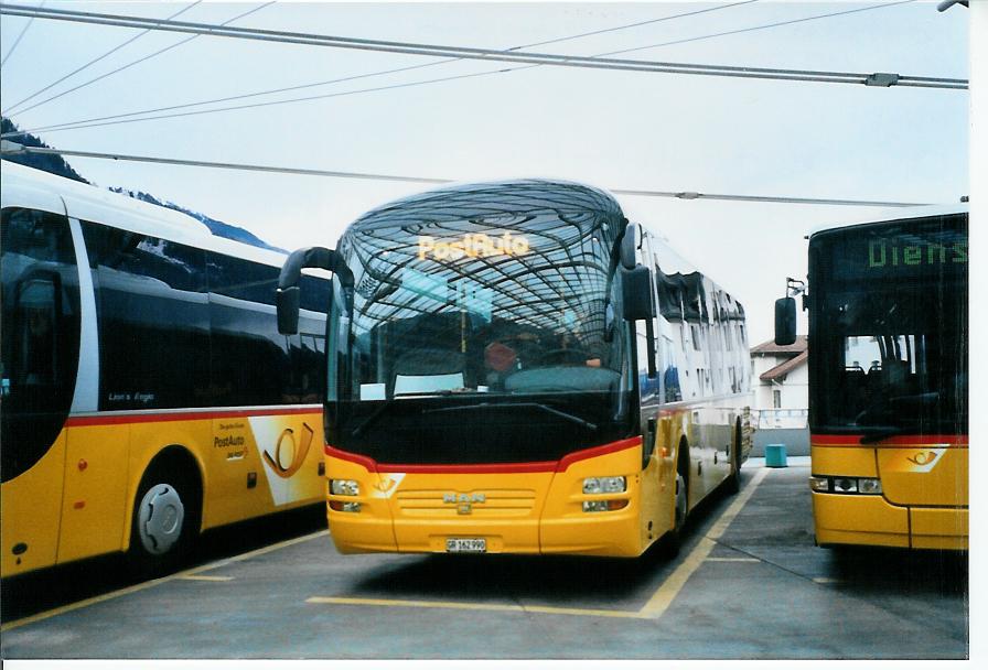 (103'911) - PostAuto Graubnden - GR 162'990 - MAN am 4. Februar 2008 in Chur, Postautostation