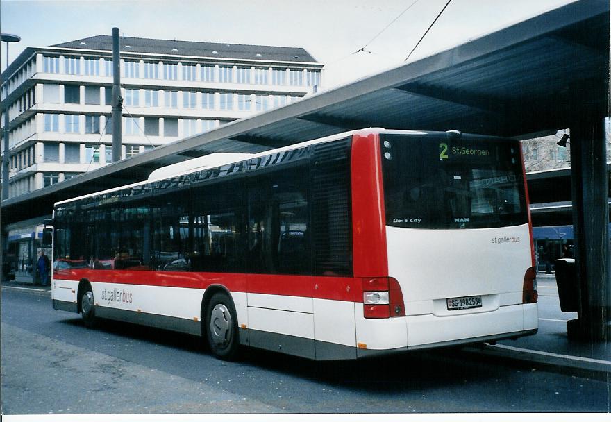 (104'035) - St. Gallerbus, St. Gallen - Nr. 258/SG 198'258 - MAN am 4. Februar 2008 beim Bahnhof St. Gallen