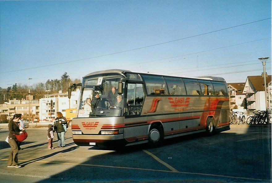 (104'225) - Gast, Utzenstorf - SO 135'569 - Neoplan (ex Seiler, Gerlafingen) am 16. Februar 2008 beim Bahnhof Lyss