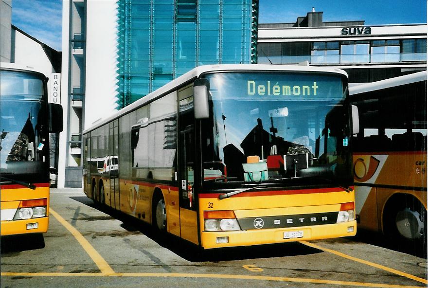 (104'504) - CarPostal Jura-Jura bernois-Neuchtel - Nr. 32/JU 31'178 - Setra (ex P 27'814) am 20. Februar 2008 beim Bahnhof Delmont