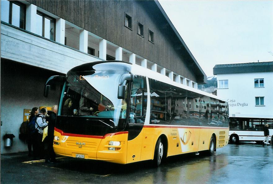 (104'806) - PostAuto Graubnden - GR 162'992 - MAN am 1. Mrz 2008 in Flims, Post