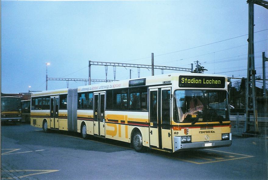 (105'513) - STI Thun - Nr. 63/BE 433'663 - Mercedes am 19. Mrz 2008 beim Bahnhof Thun (prov. Haltestelle)