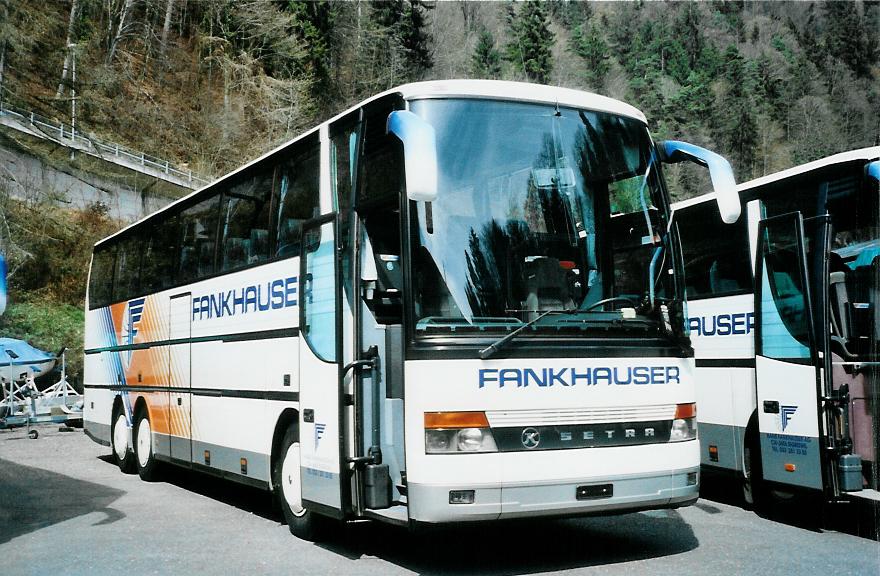 (106'024) - Fankhauser, Sigriswil - Setra am 30. Mrz 2008 in Gunten, Garage